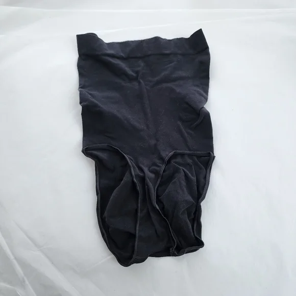 SKIMS Core Control Highrise Brief Onyx Black New NWOT Size S/M Shapewear - Picture 4 of 9